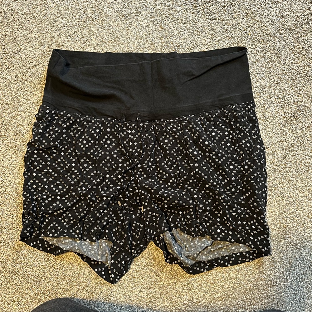 Maternity patterned shorts with belly band - size xl